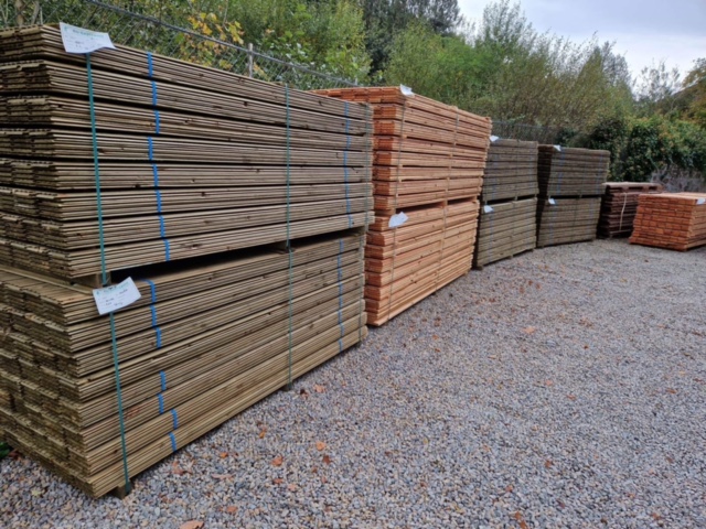 ARRIVAGE CLINS ET LAMES DE TERRASSE